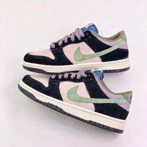 Nike Sb Dunk Low Suede Pink And Black Sneakers
